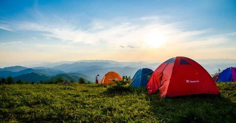 découvrez l'univers du camping : des conseils pour choisir votre emplacement idéal, des astuces pour s'installer confortablement en pleine nature, et des idées d'activités en famille ou entre amis. vivez l'aventure au cœur des grands espaces et profitez de moments inoubliables au contact de la nature.