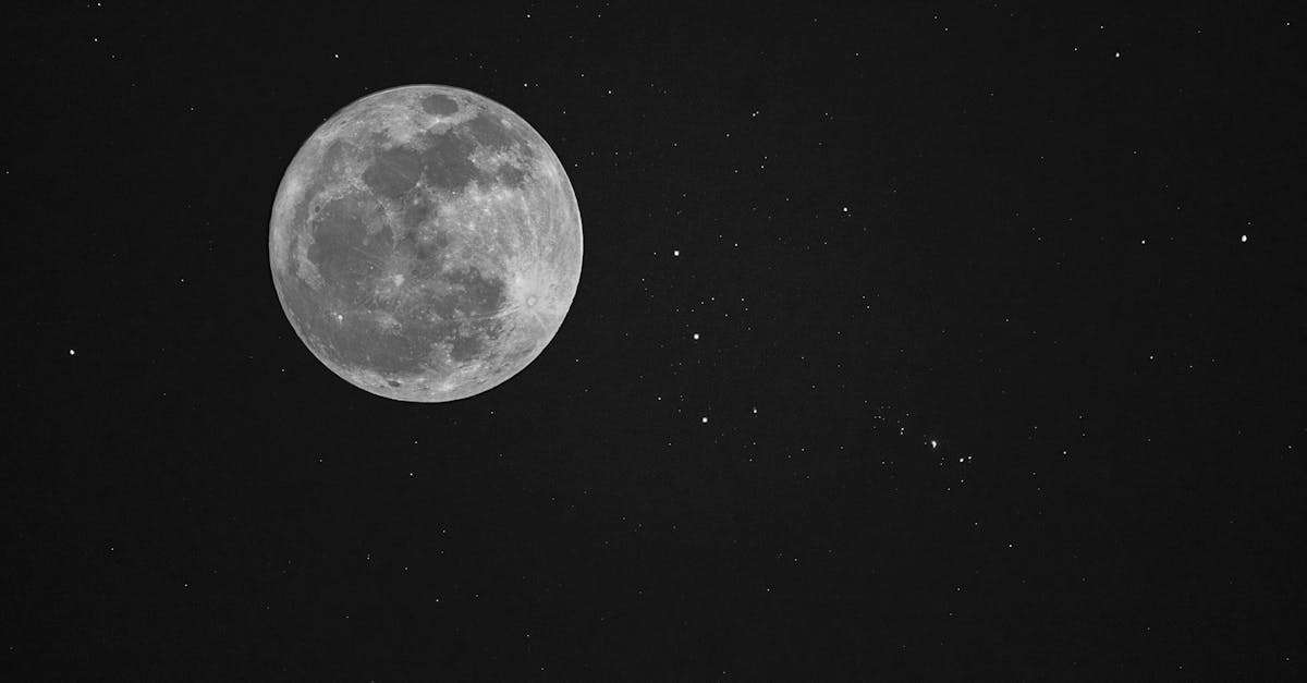 découvrez l'importance des cycles lunaires et leur impact sur notre vie quotidienne. apprenez comment les phases de la lune influencent les marées, la culture et même votre bien-être. explorez les mystères de la lune et sa symbolique à travers les âges.