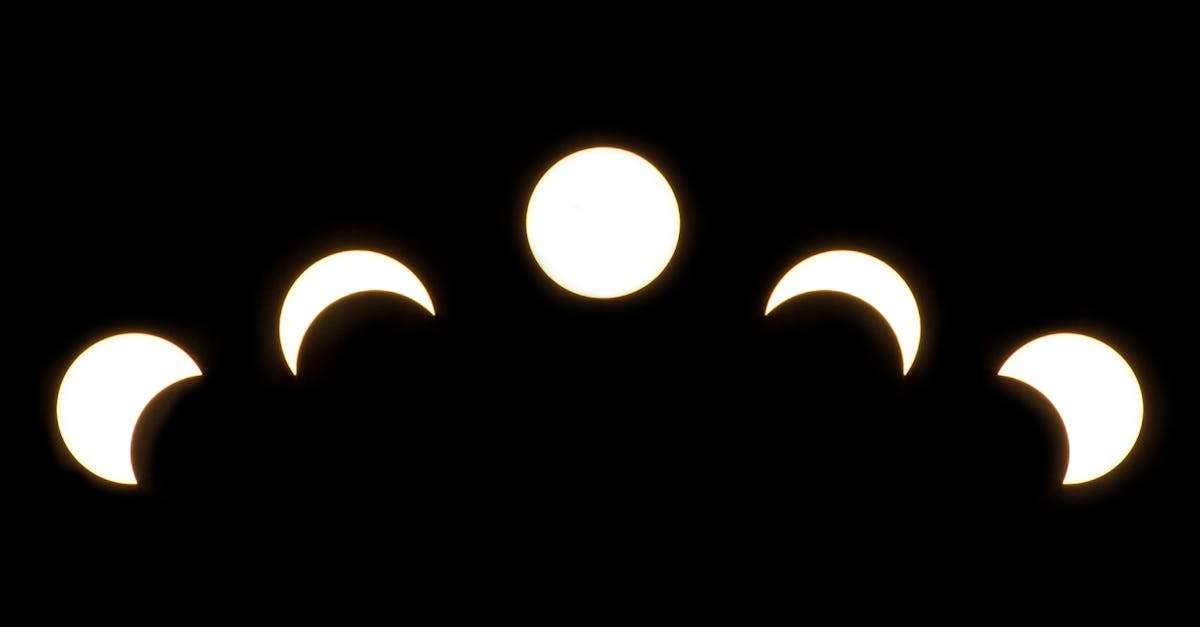 découvrez les mystères des cycles lunaires, leurs impacts sur la nature et les rituels qui les entourent. plongez dans l'astronomie et la culture autour de la lune, et apprenez comment ces cycles influencent notre quotidien.
