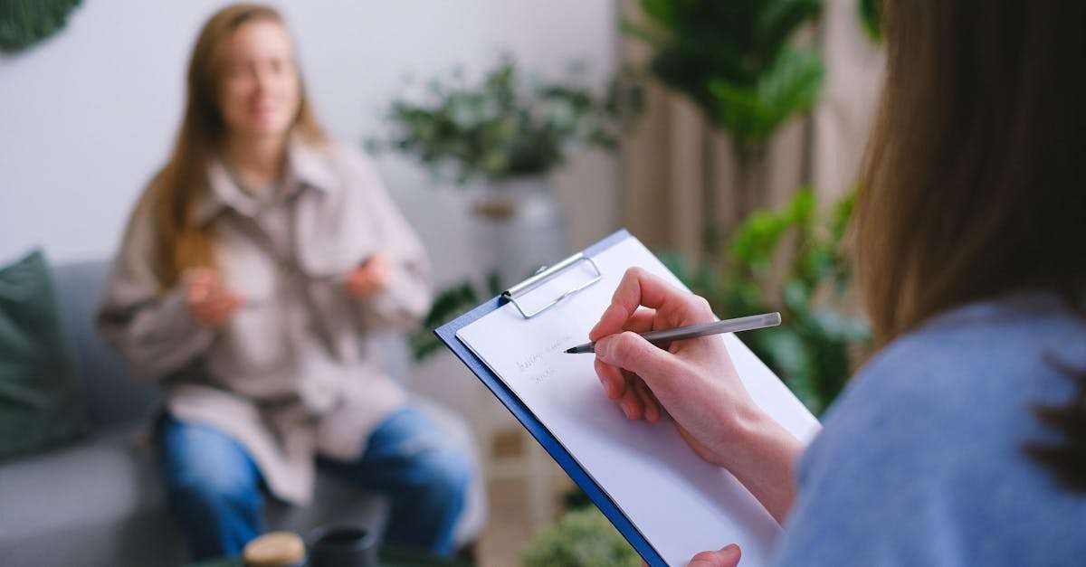découvrez l'univers fascinant de la psychologie, une science qui explore le comportement humain et les processus mentaux. apprenez les différentes approches psychologiques, des thérapies modernes aux études comportementales, et comment elles peuvent améliorer votre bien-être mental.